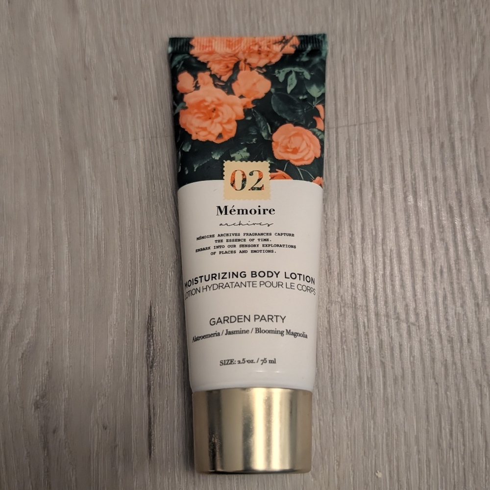 Memoire Archives Body Lotion in 02 Garden Party